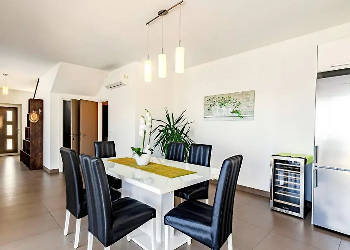 Antonia By Guide Willa