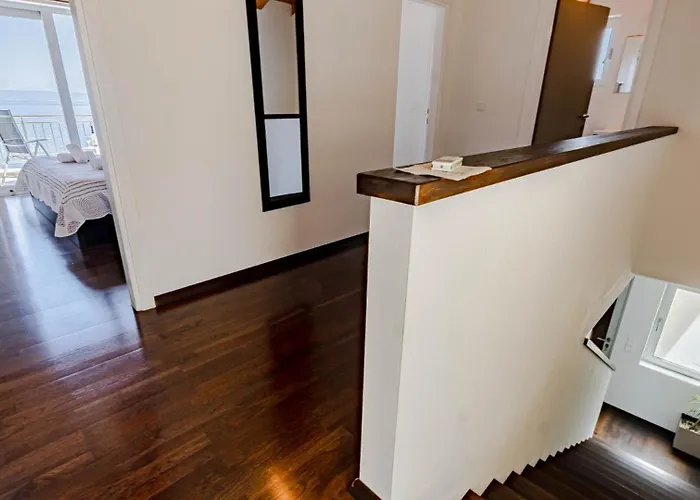 Willa Antonia By Guide