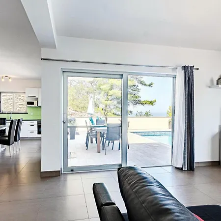 Antonia By Guide Villa