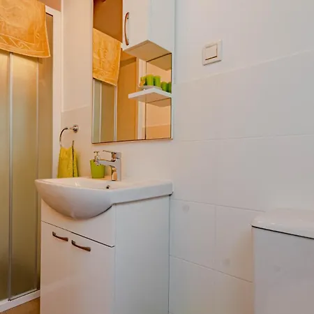 Antonia By Guide Villa