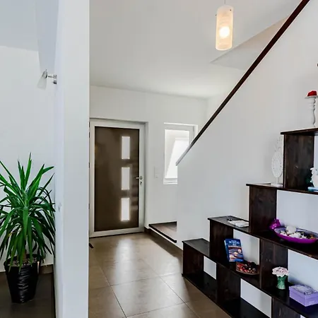 Antonia By Guide Villa